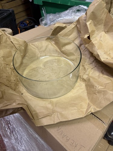 Vase shallow and circular