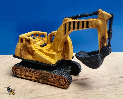 Digger excavator wreck yellow - wreck,