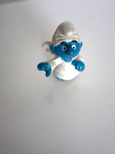 1984 smurf baby angel figure - smurf,