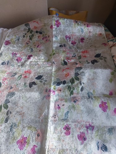 Floral velvet style non - floral, slip