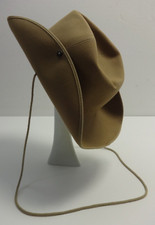 Crambes Camargue Hat Light
