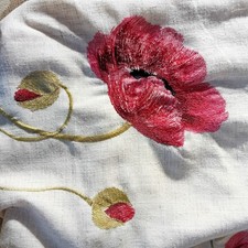 Beautiful luxury Dunelm embroidered poppy 90" D X 73" W, Excellent Condition 