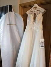 Stunning pronovias blyth - pronovias,