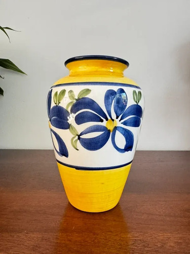 Colwyn bay pottery vase - colwyn,