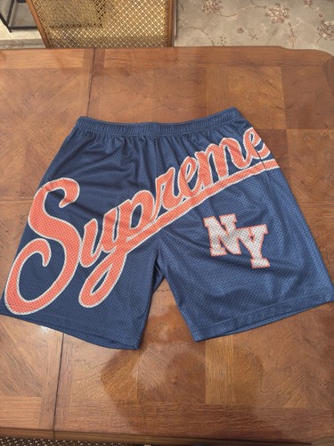 Supreme big script - mesh, shorts