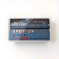 Spot triang road - road, sign