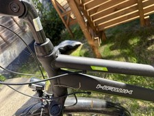 Unisex Trekking Sports Bike 6 Mths Old , Used On 2 Occasions, Paid Under £1000