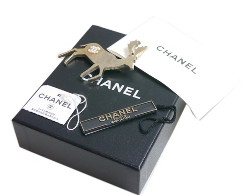 Authentic chanel brooch - chanel,