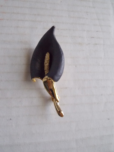 Calla lily brooch pin - brooch, gold