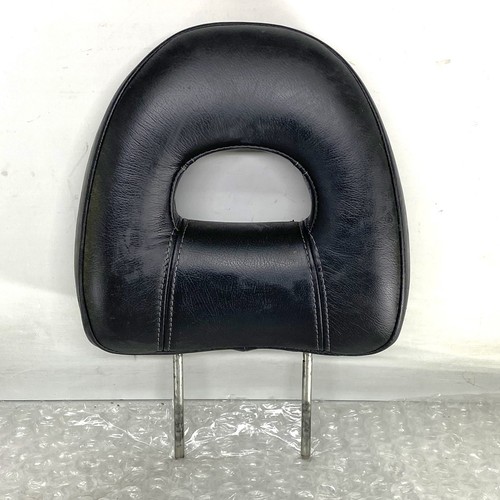 Rear outer headrest - outer,