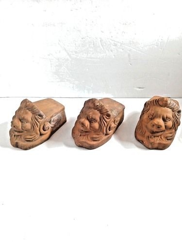 Vintage terracotta lion - vintage,