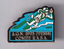 RARE PINS PIN'S .. WATER SPORT