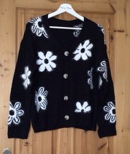 Women’s Short Black Knitted Cardigan White Fluffy Flowers Size XL 12 14