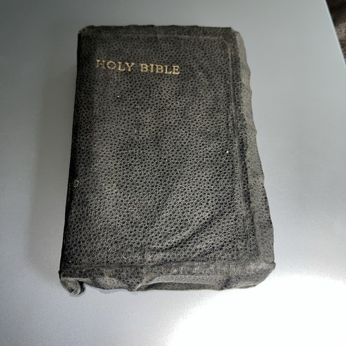 Old holy bible 1947 - old,