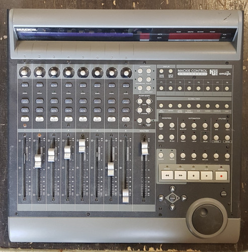 Mackie control universal - mackie, daw