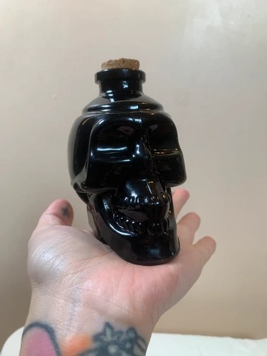Black glossy ceramic - glossy,