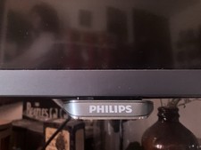 Philips 42inch Flatscreen Tv With Controller And Wall Mount