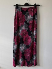 Kim & Co skirt size Small