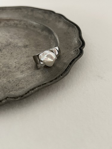 Pearl ring