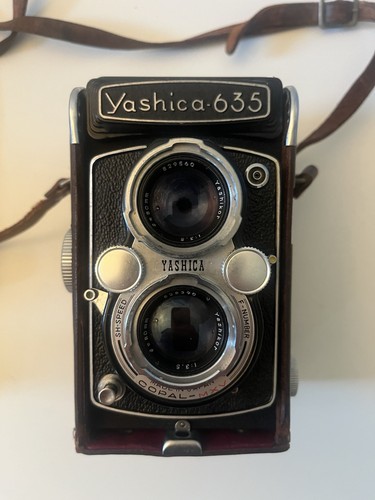 Yashica 635 tlr with original - yashica,