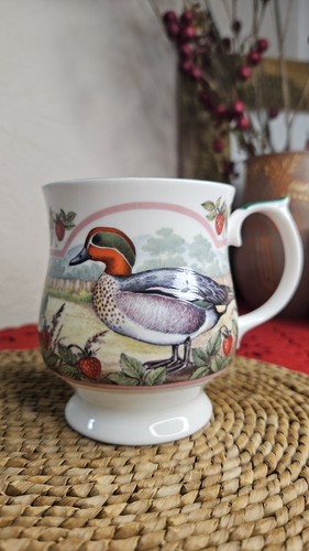 Queens mug strawberry - strawberry, fine