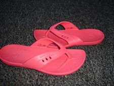 Ladies Pink CROCS Toe Post