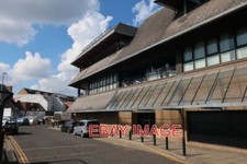 PHOTO  CRISPIN PLACE BEHIND