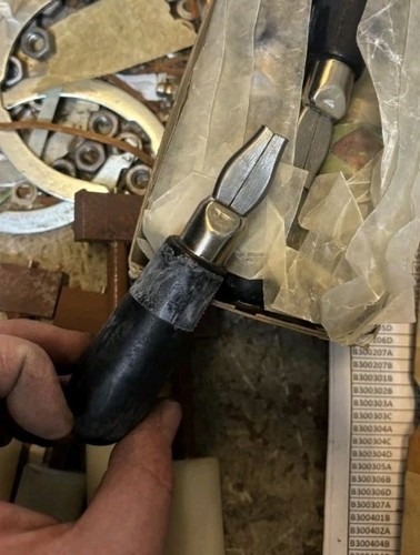 Clicker knife handled - handled,