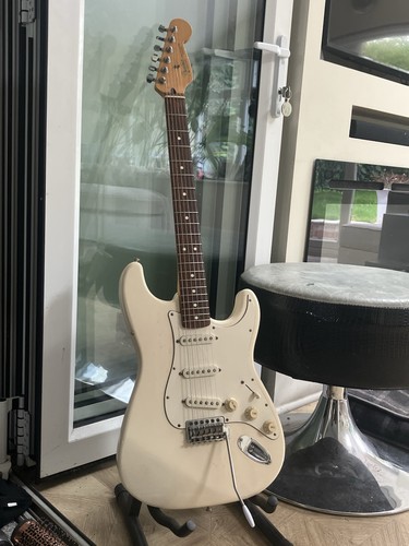 Fender mexican stratocaster - fender,