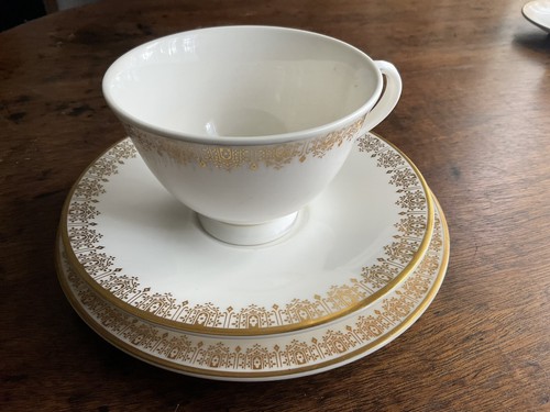 Royal doulton gold - ,