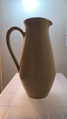Denby pouring jug 1960 litre - pouring,