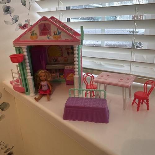 Barbie chelsea clubhouse and - chelsea,