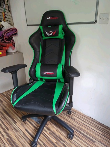 Green and black - green, gt