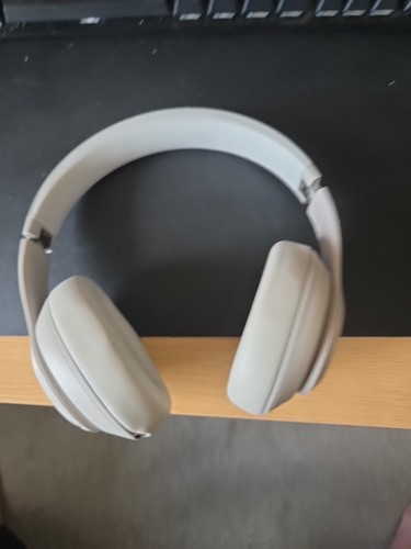 Beats dre studio - by, dr.