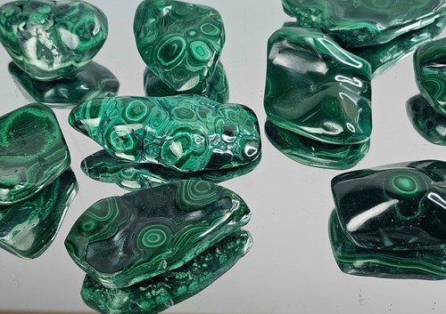 Malachite crystal polished - malachite,