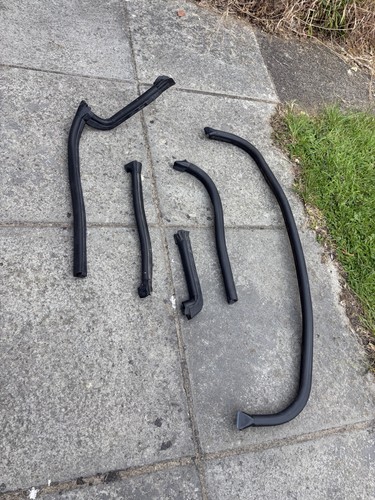 E46 coupe bonnet rubber - coupe,