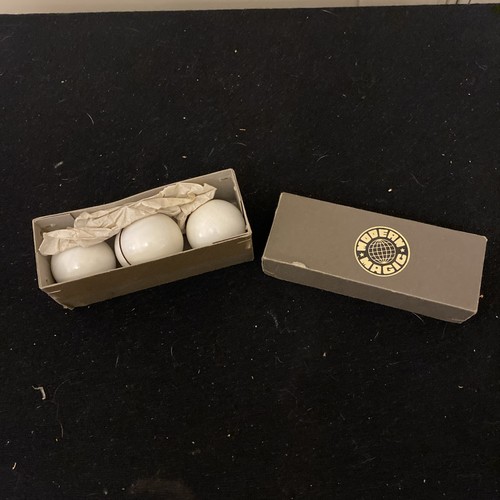 Vintage magic trick - vintage, modern