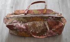 VINTAGE FABRIC KNITTING BAG C/W LOTS OF KNITTING NEEDLES