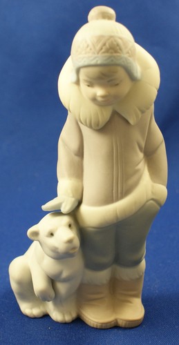 Lladro 5238 eskimo boy - lladro, with