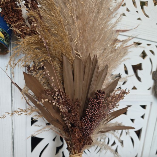 Dried flower arrangement - , /