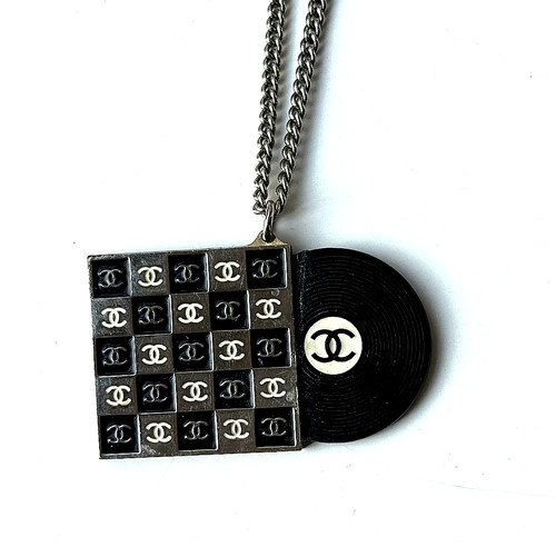 Very rare chanel 2004 silver - chanel,