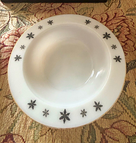 Arcopal milk glass salad - 4,