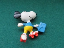 1980  Vintage Snoopy Peanuts PVC Figure - Roller skating in EX COND