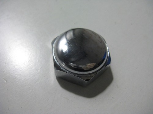 Steering head nut control - head,