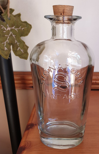 Vintage style signatory whisky - style,