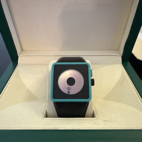 Nixon the newton float - nixon,