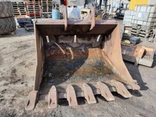 6FT DIGGIN BUCKET FOR 40 TONNE+ MACHINES INC VAT. £1700+VAT & FEES