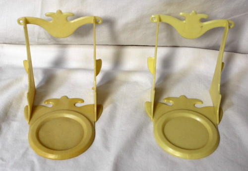 Vintage yellow plastic scroll - yellow,