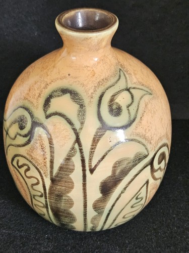 Studio art pottery - studio,