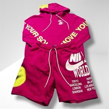 Nike Sportswear World Tour set